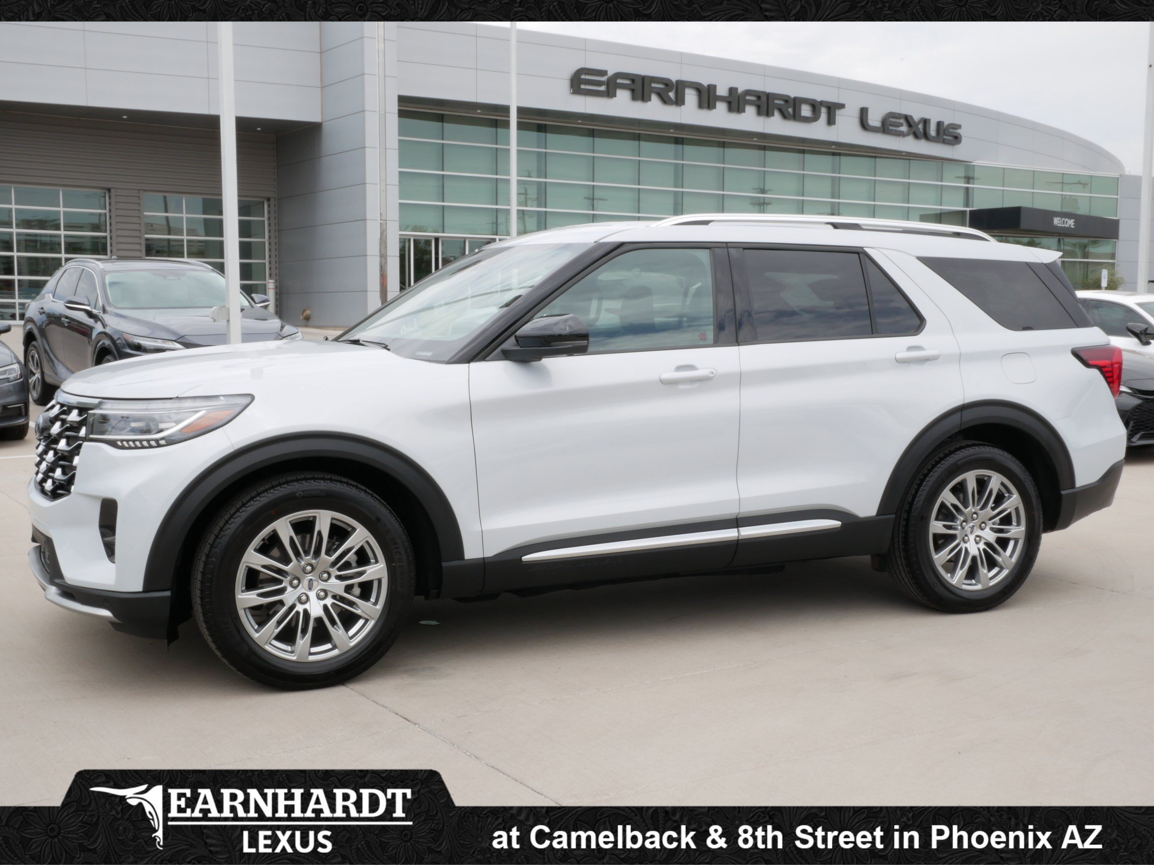 Used 2026 Ford Explorer Platinum RWD image 1