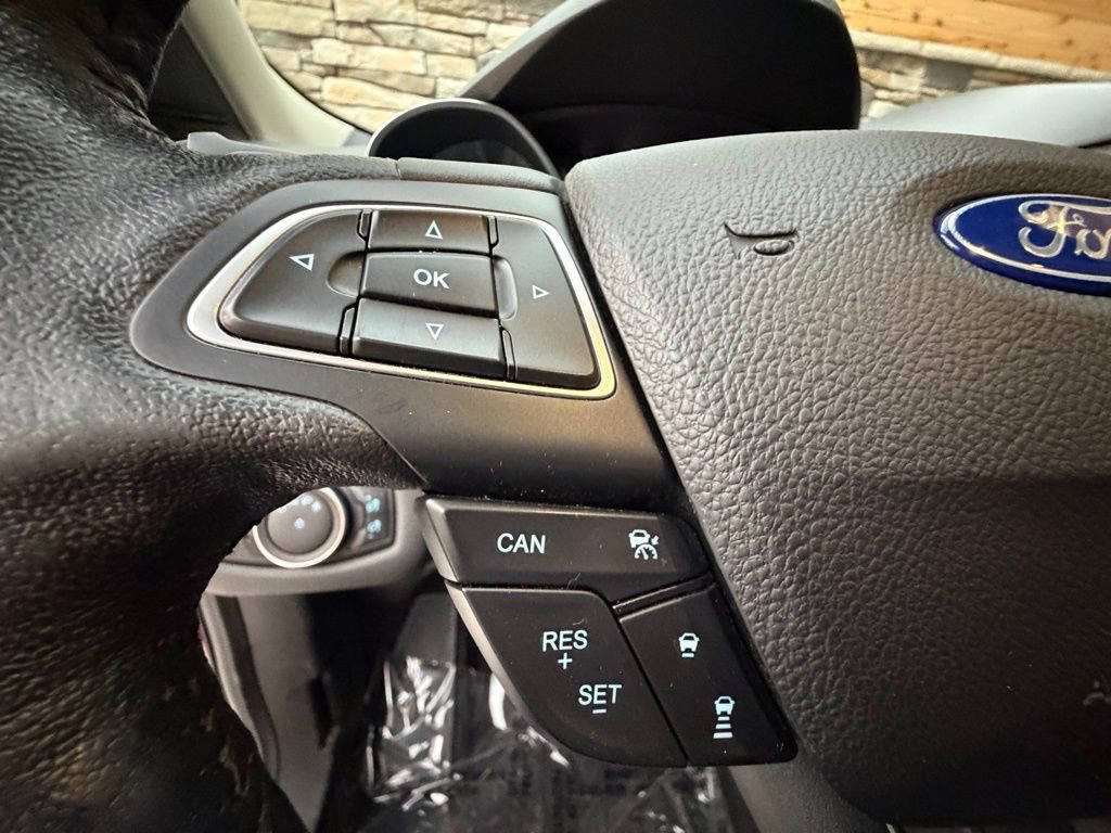 Used 2018 Ford Escape Titanium w/ Ford Safe & Smart Package AWD/4WD image 23