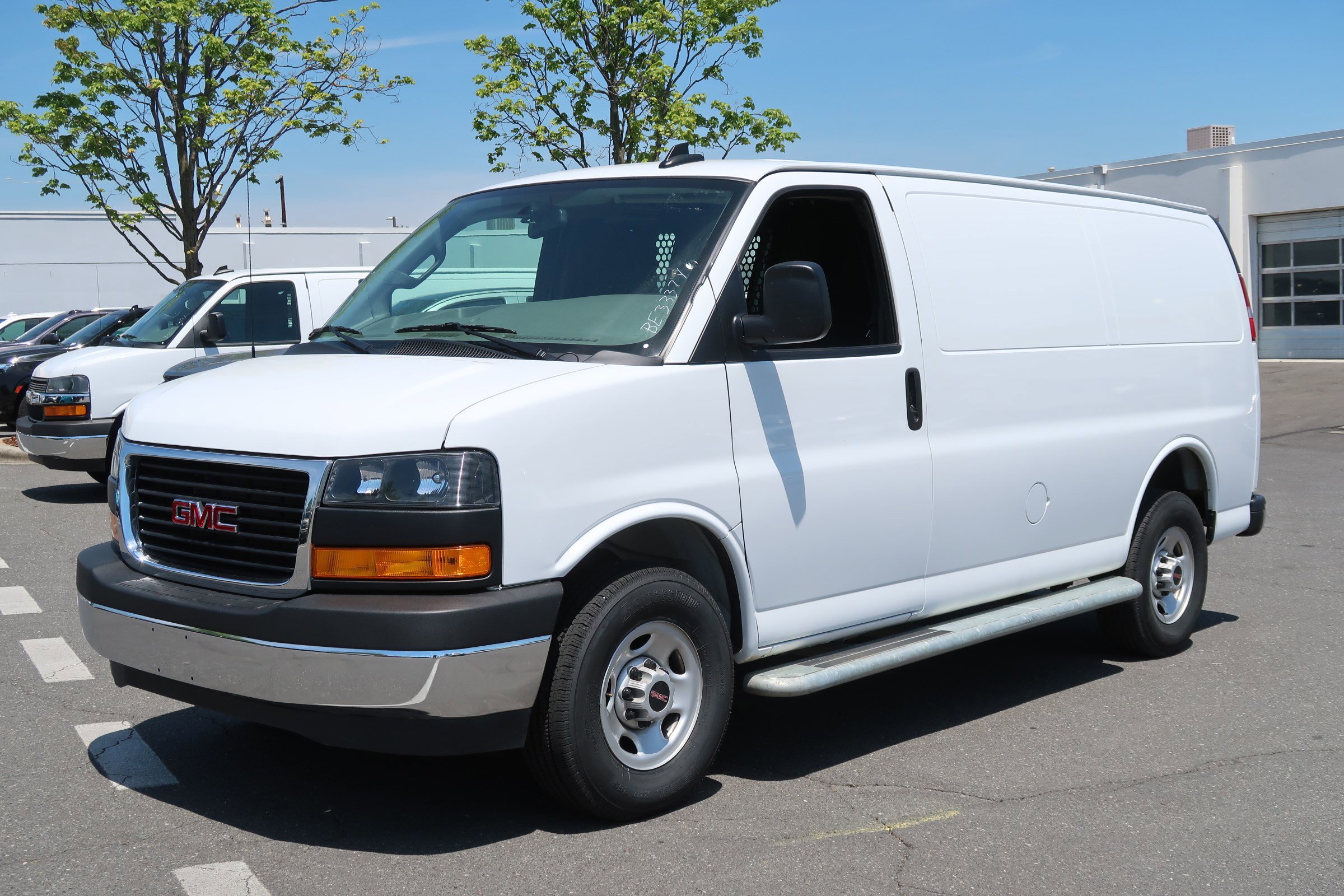 Used 2024 GMC Savana 2500 w/ Driver Convenience Package RWD image 5
