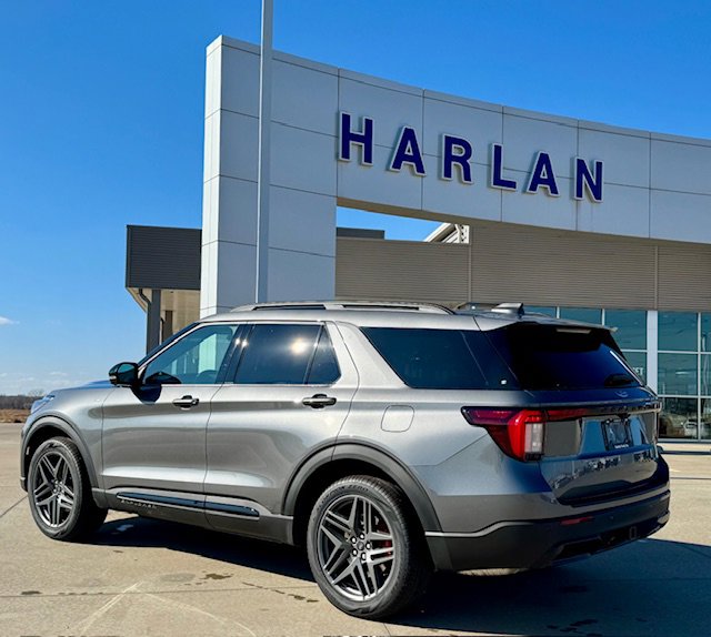 New 2026 Ford Explorer ST-Line w/ ST-Line Street Pack image 3