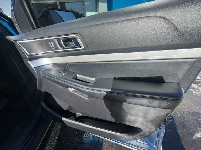 Used 2017 Ford Explorer XLT w/ Equipment Group 202A image 21