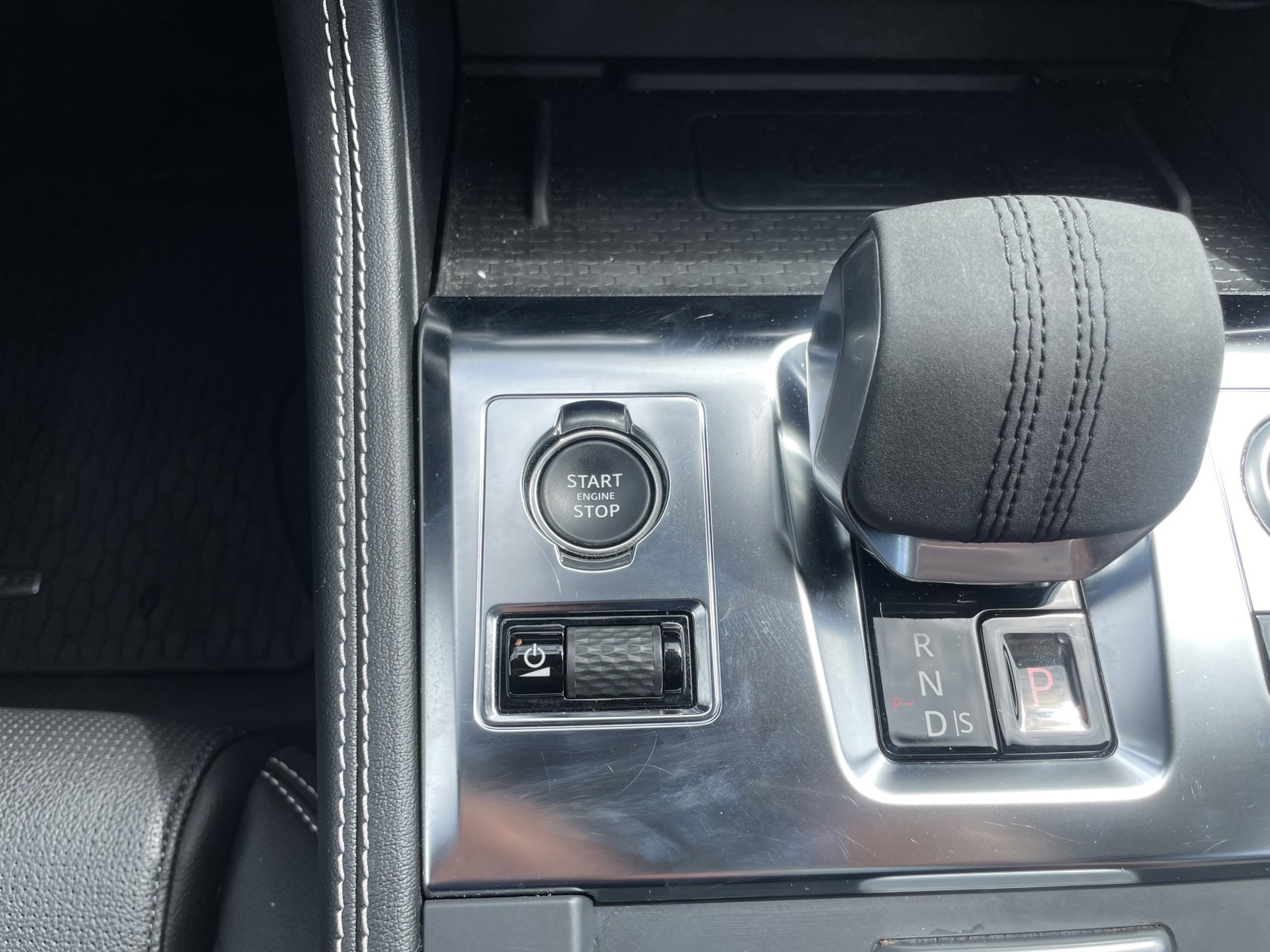 New 2024 Jaguar F-PACE R-Dynamic S image 19