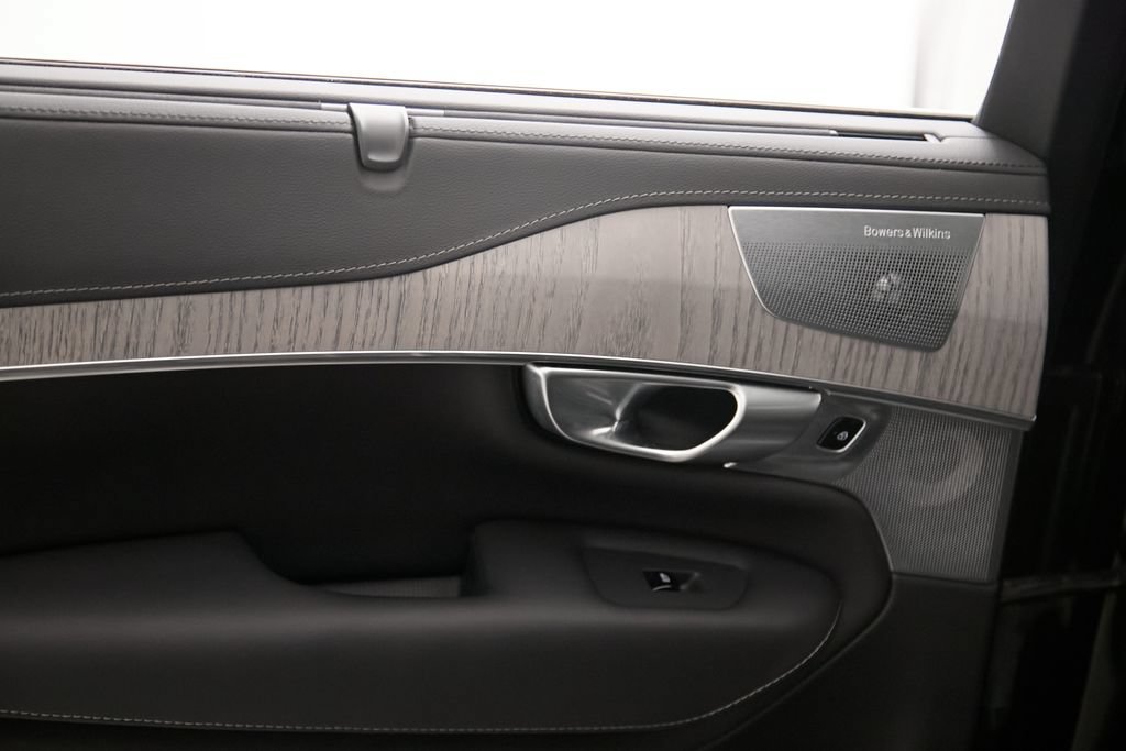 Certified 2024 Volvo XC90 T8 Ultimate w/ Protection Package Premier AWD/4WD image 20