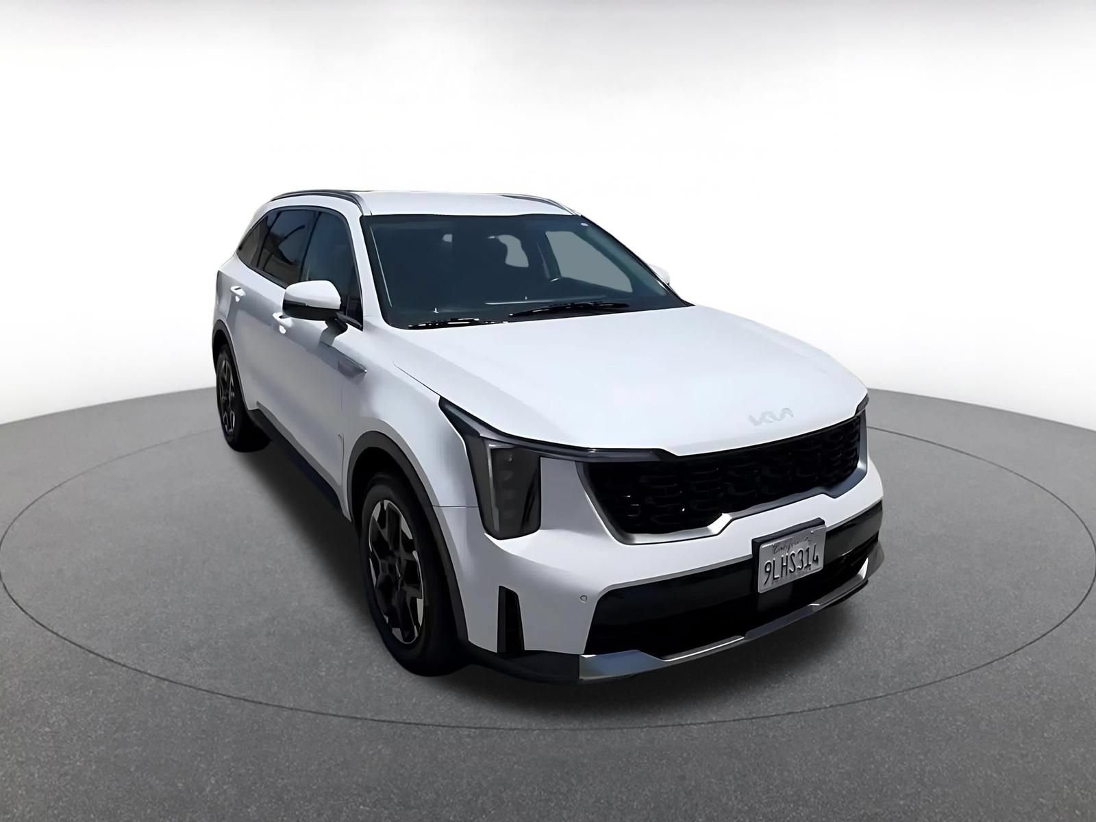 Used 2024 Kia Sorento S FWD image 3