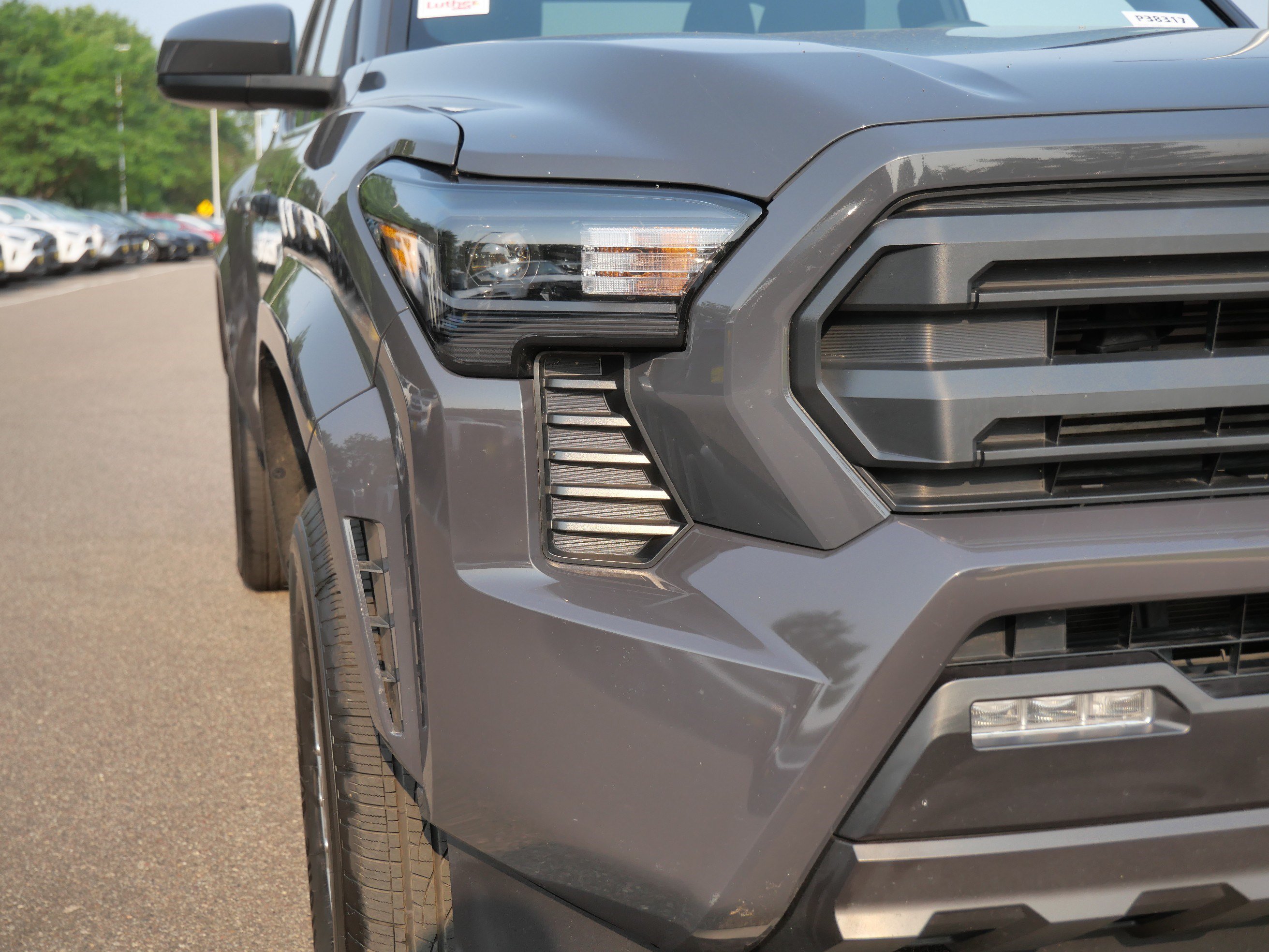 Certified 2024 Toyota Tacoma SR5 AWD/4WD image 17