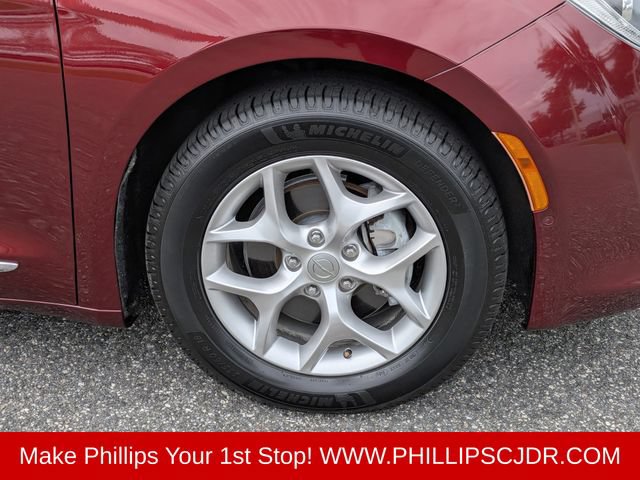 Certified 2019 Chrysler Pacifica Touring-L Plus FWD image 10