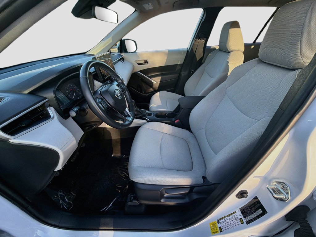Used 2023 Toyota Corolla Cross LE w/ Moonroof Package AWD/4WD image 18