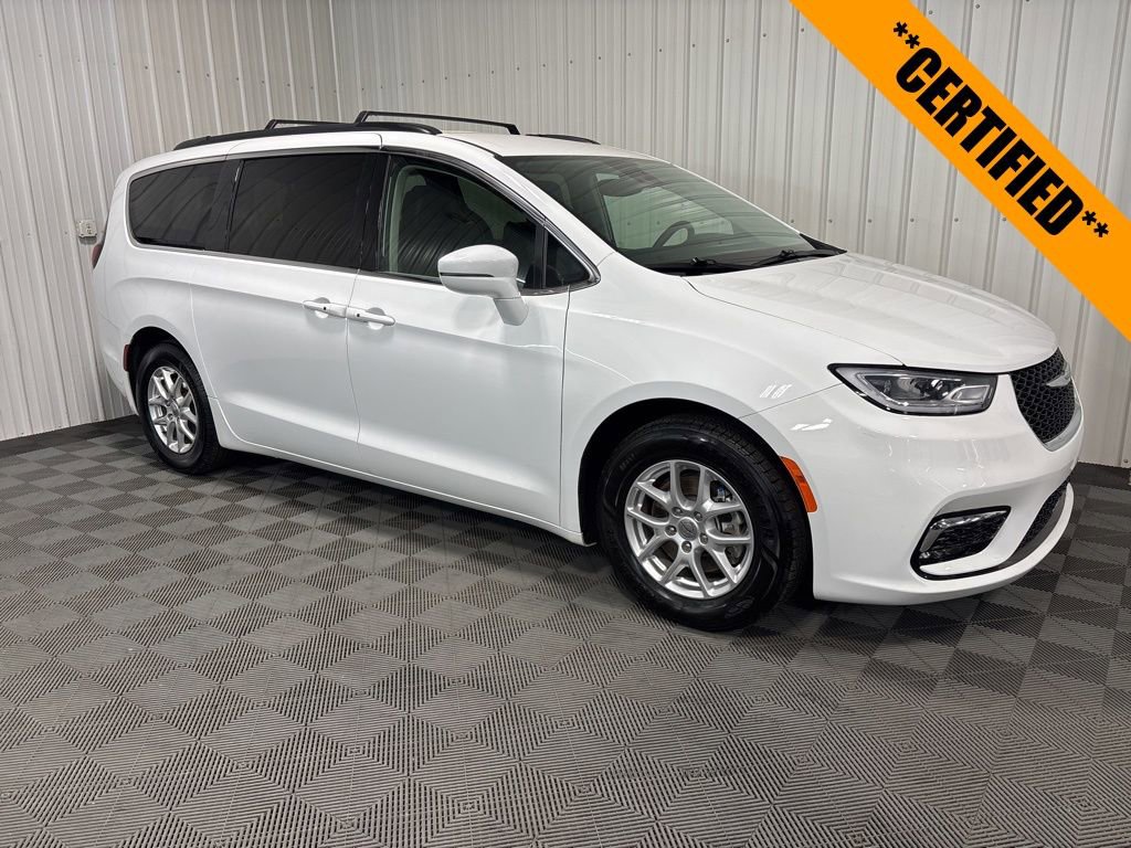 Certified 2022 Chrysler Pacifica Touring-L image 1