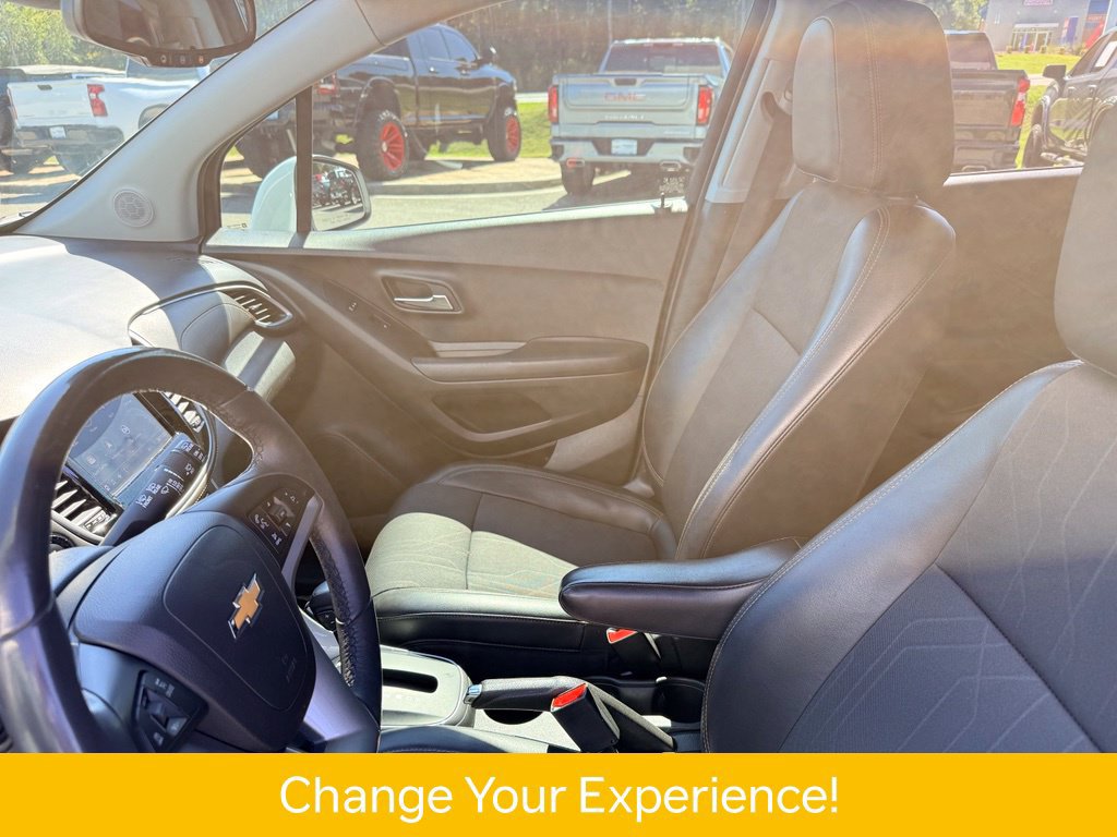 Used 2022 Chevrolet Trax LT w/ Sport Edition FWD image 6