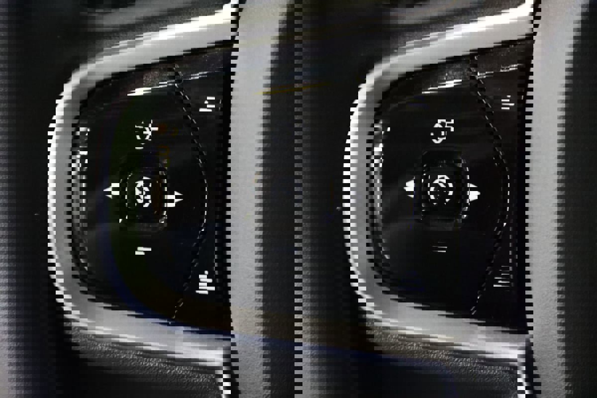 Used 2025 Volvo V60 B5 Cross Country Plus image 10