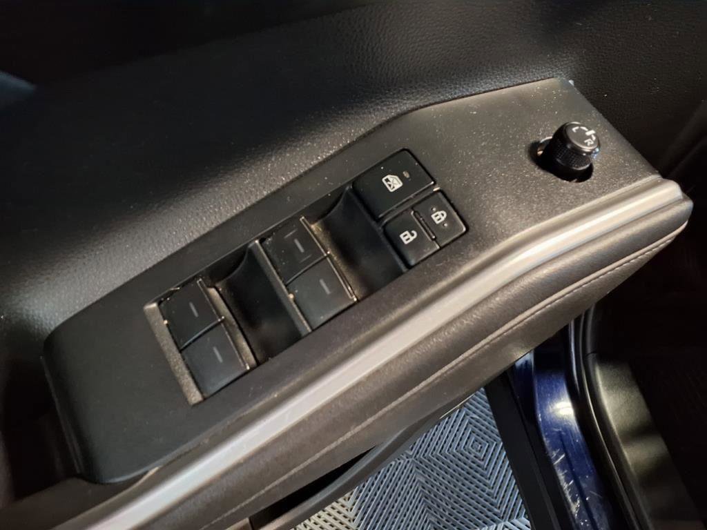 Used 2020 Toyota Highlander XLE image 18