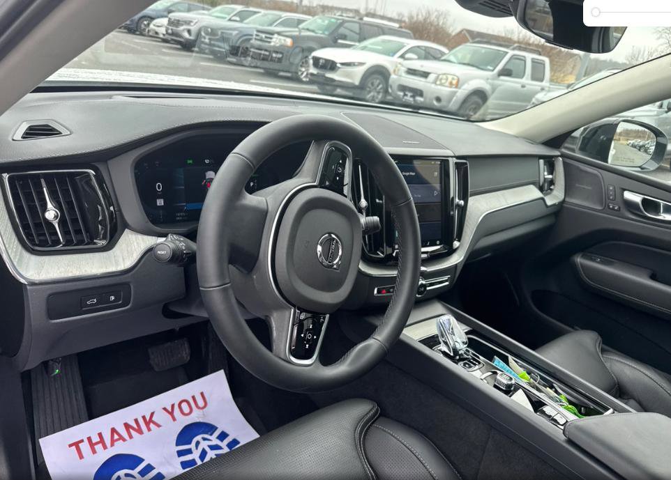 Used 2025 Volvo XC60 T8 Ultra w/ Protection Package Premier image 4