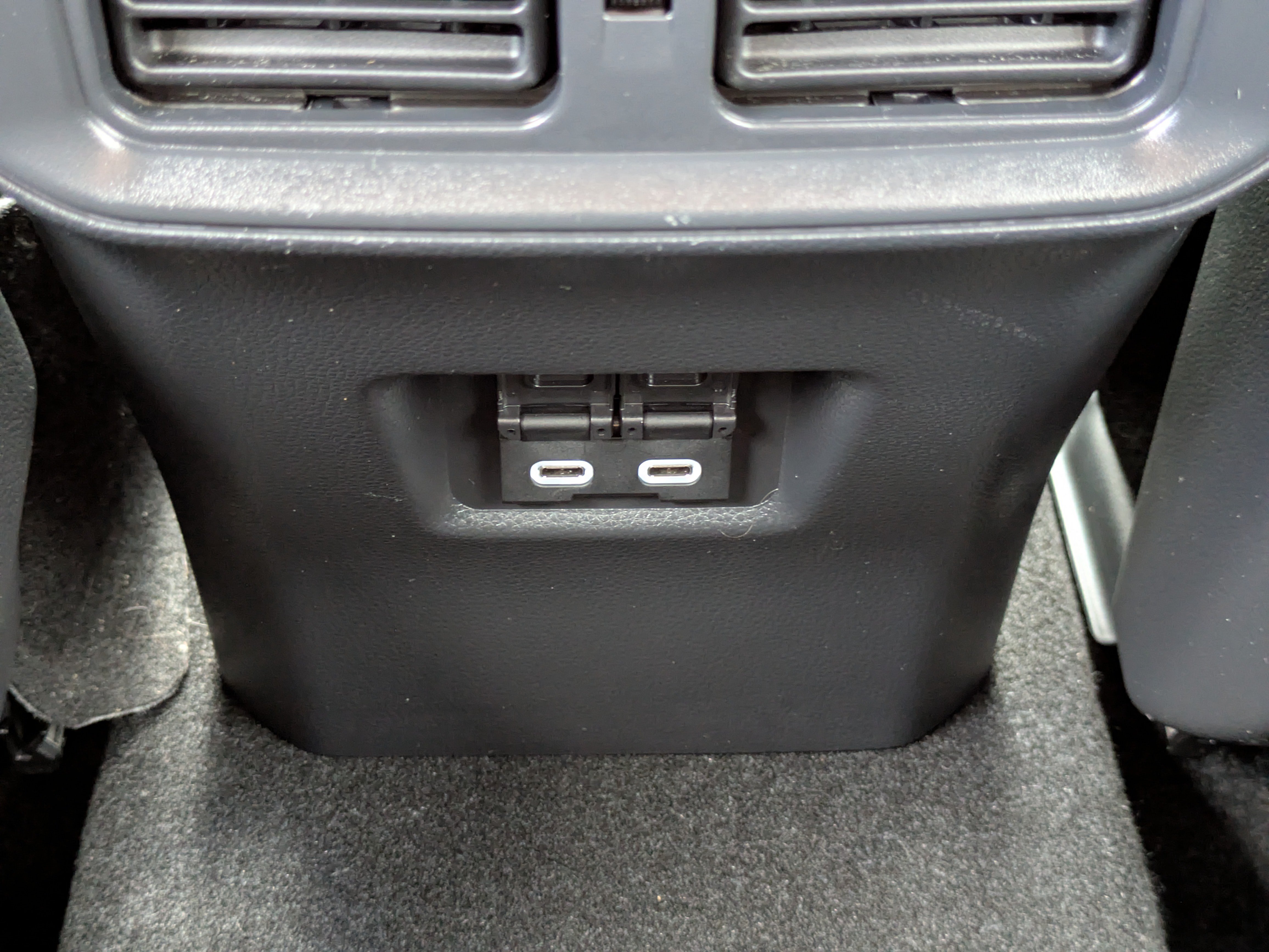 Used 2025 Toyota RAV4 XSE AWD/4WD image 35