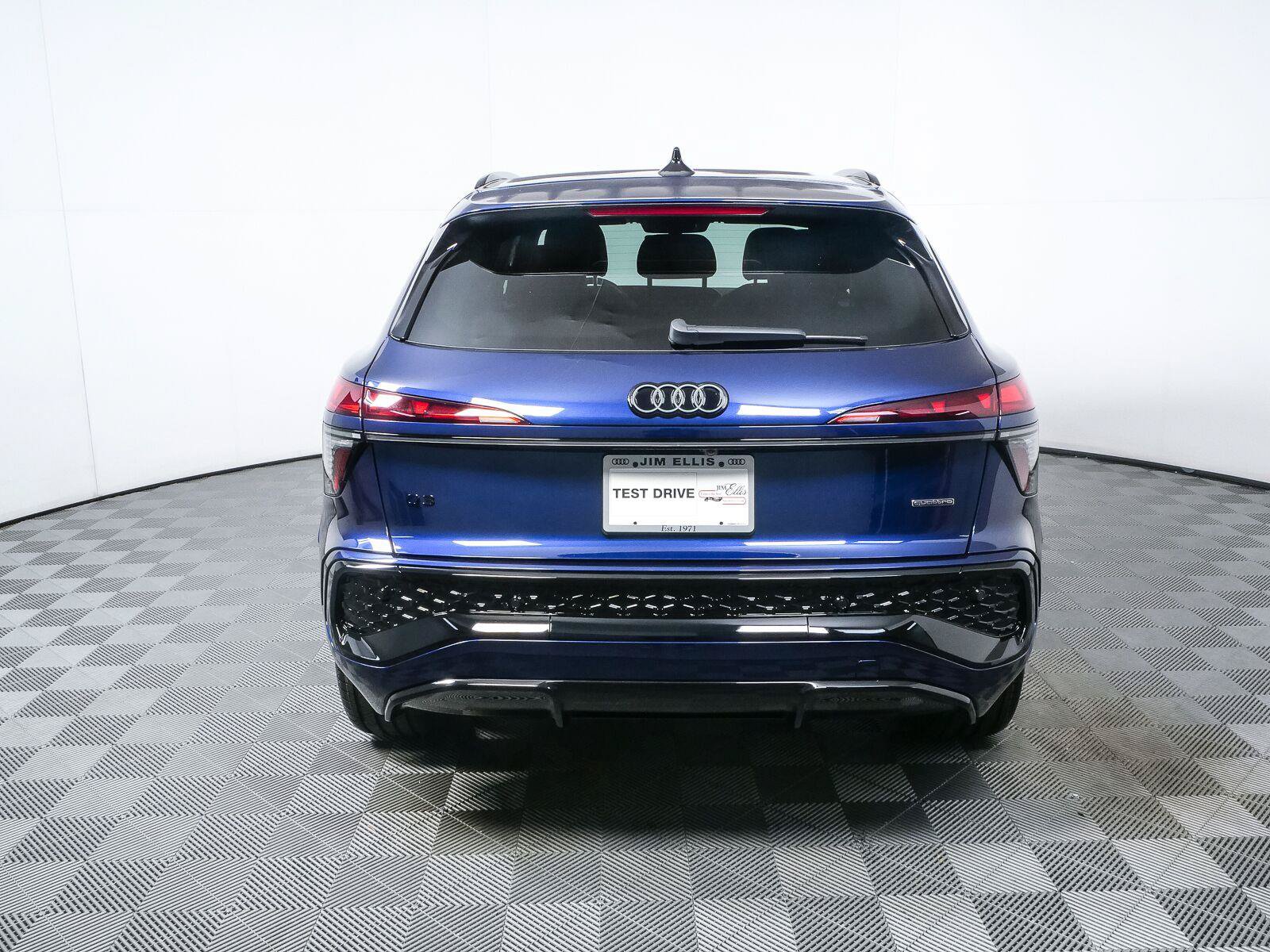 New 2026 Audi Q3 quattro 2.0T AWD/4WD image 33