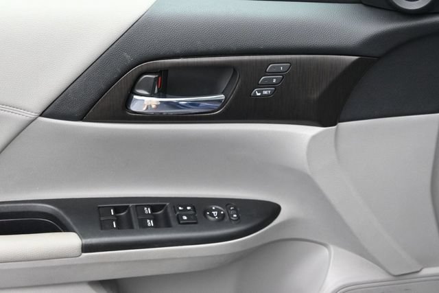 Used 2015 Honda Accord EX-L image 16