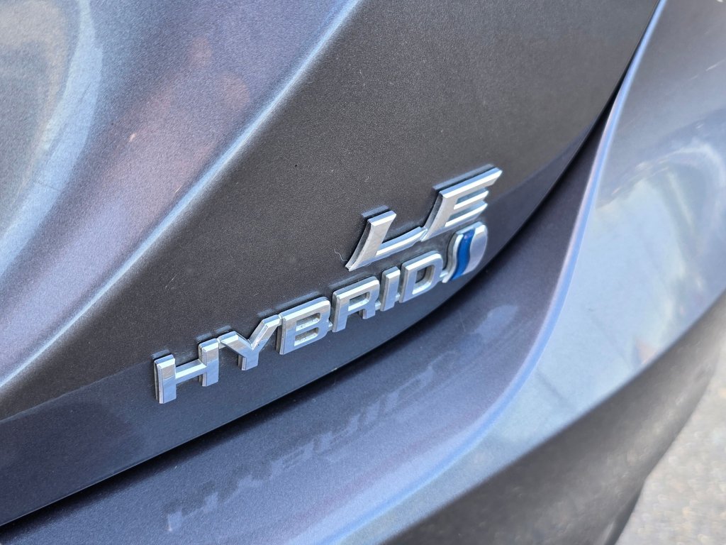 Used 2020 Toyota Camry LE FWD image 32