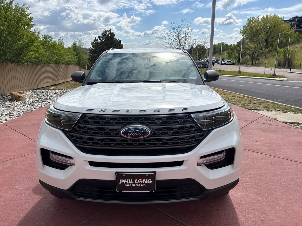 Used 2021 Ford Explorer XLT w/ Equipment Group 202A AWD/4WD image 2