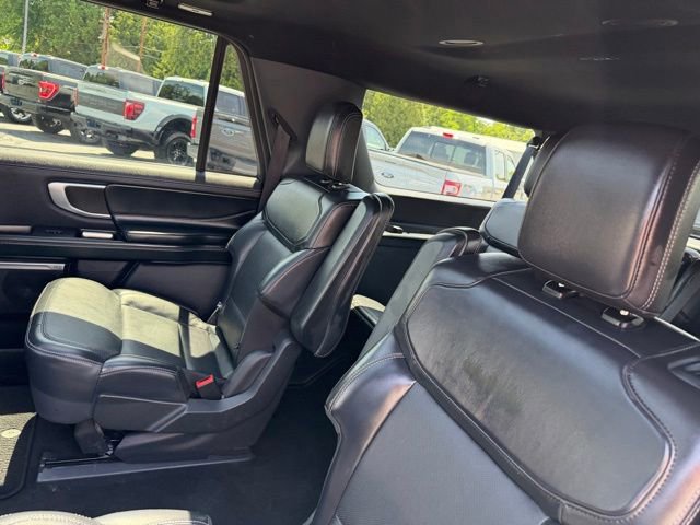 Used 2025 Ford Expedition Max Platinum w/ Stealth Appearance Package AWD/4WD image 39