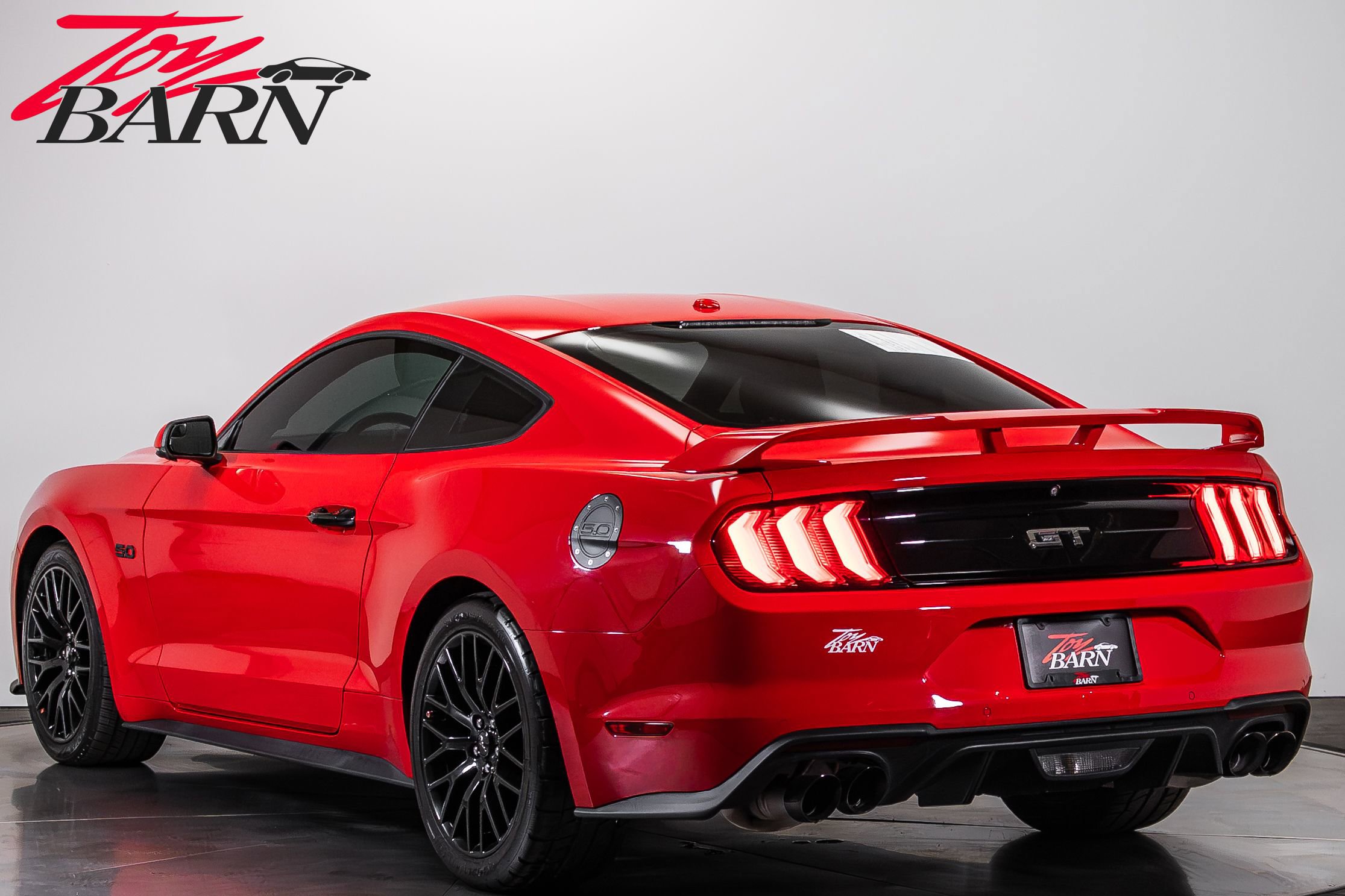 Used 2018 Ford Mustang GT Premium w/ GT Performance Package RWD image 3