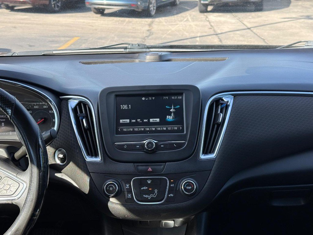 Used 2018 Chevrolet Malibu LT FWD image 9