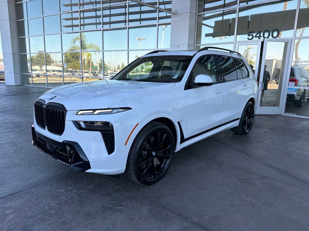 Used 2027 BMW X7 xDrive40i w/ M Sport Package AWD/4WD image 1