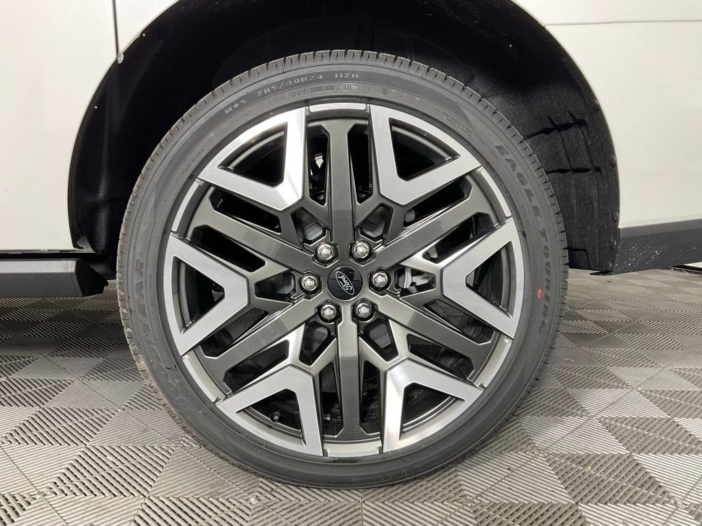 New 2026 Ford Expedition Max Platinum w/ Platinum Ultimate Package AWD/4WD image 10