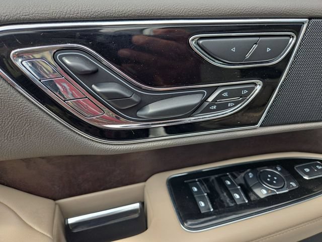Used 2023 Lincoln Navigator Reserve w/ Monochromatic Package RWD image 12