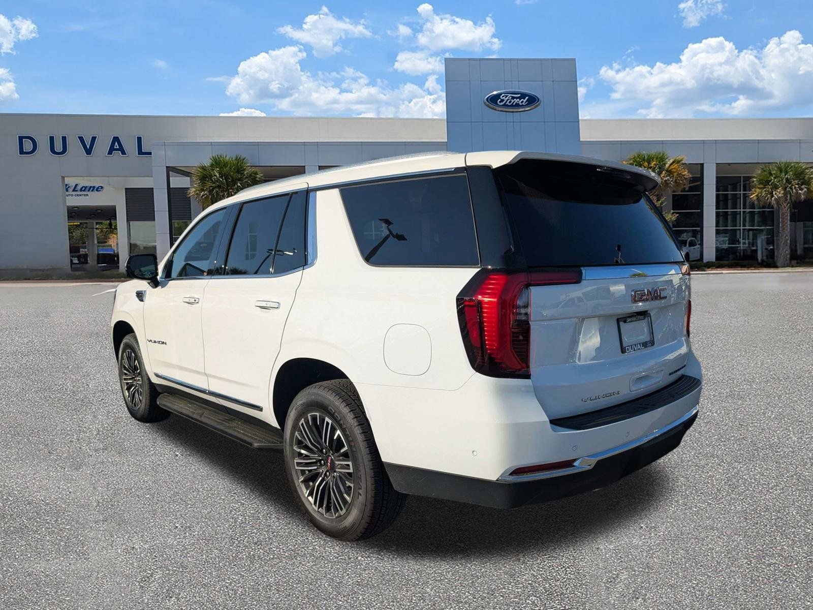 Used 2025 GMC Yukon Elevation image 6