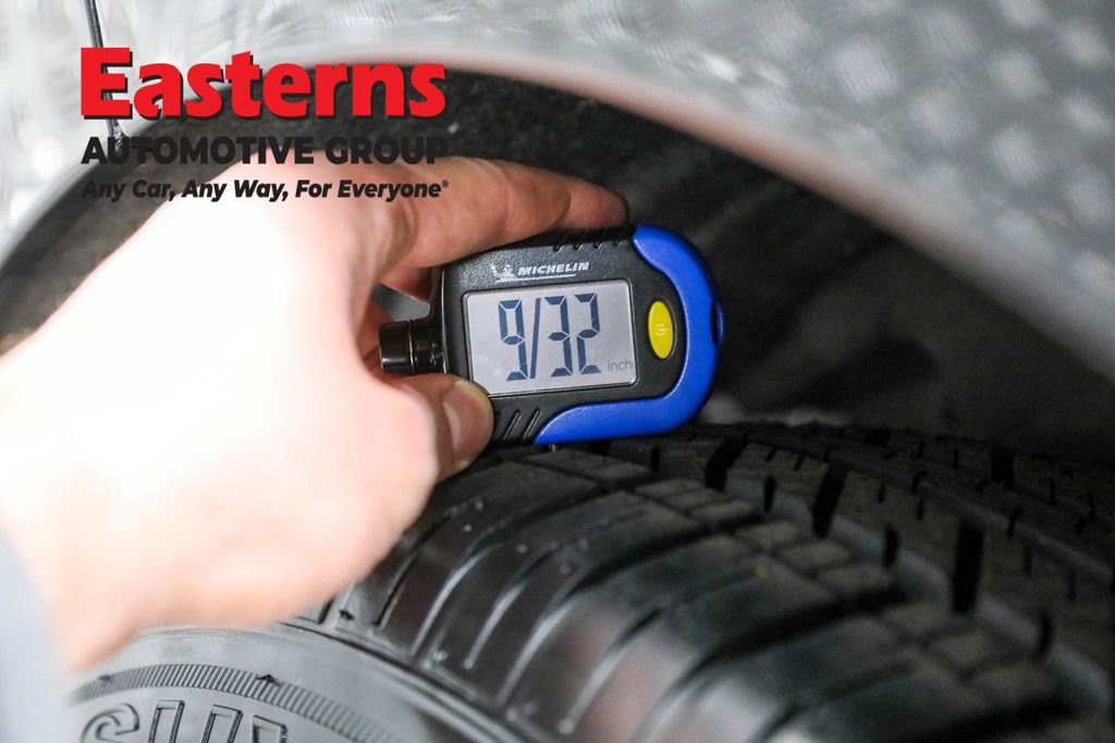 Used 2024 Chrysler Voyager LX image 25