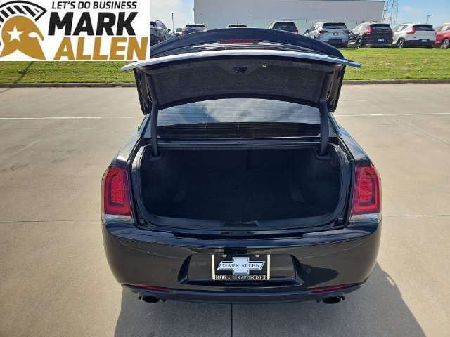 Used 2023 Chrysler 300 C RWD image 27