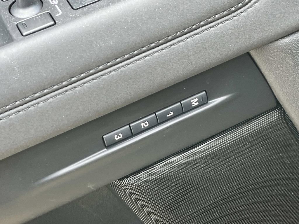 Used 2023 Land Rover Range Rover Evoque R-Dynamic SE image 24