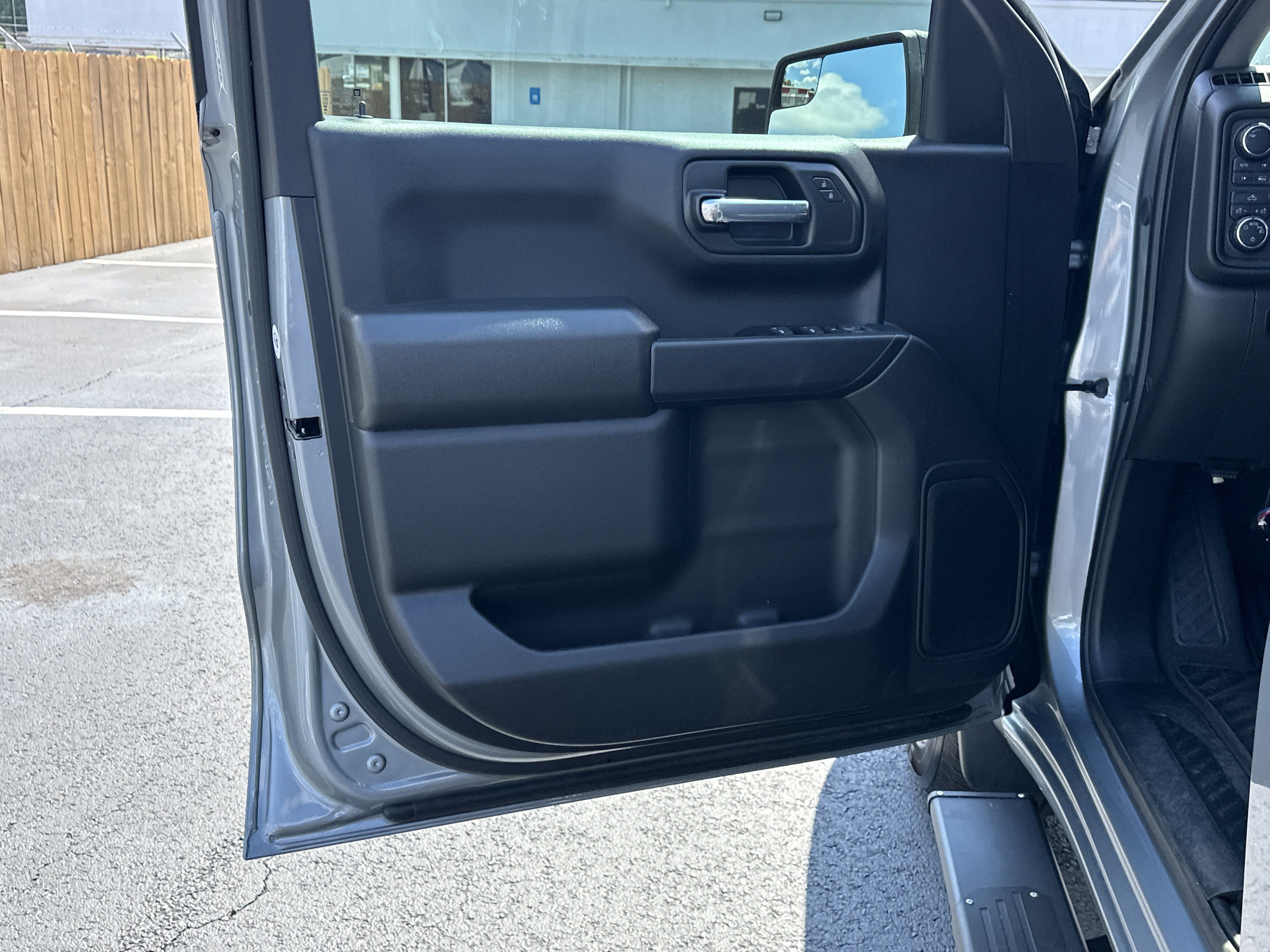 Used 2025 Chevrolet Silverado 1500 Custom w/ LPO, Dark Essentials Package AWD/4WD image 10