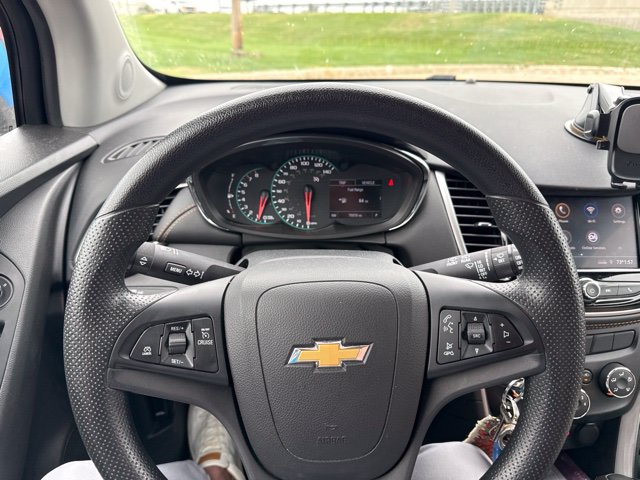 Used 2021 Chevrolet Trax LS w/ Tint and Cruise Package AWD/4WD image 7