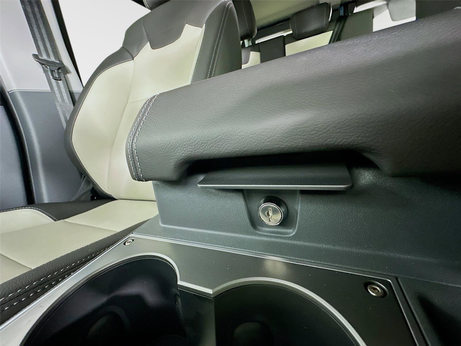 New 2025 INEOS Grenadier Fieldmaster Edition image 28