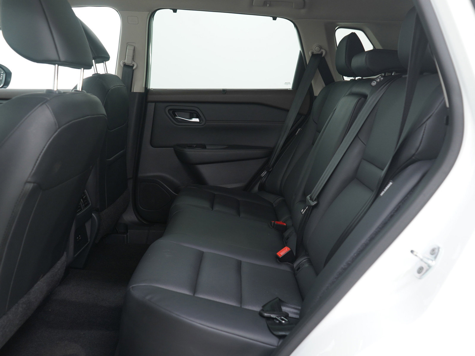 Used 2023 Nissan Rogue SV w/ SV Premium B Package image 15