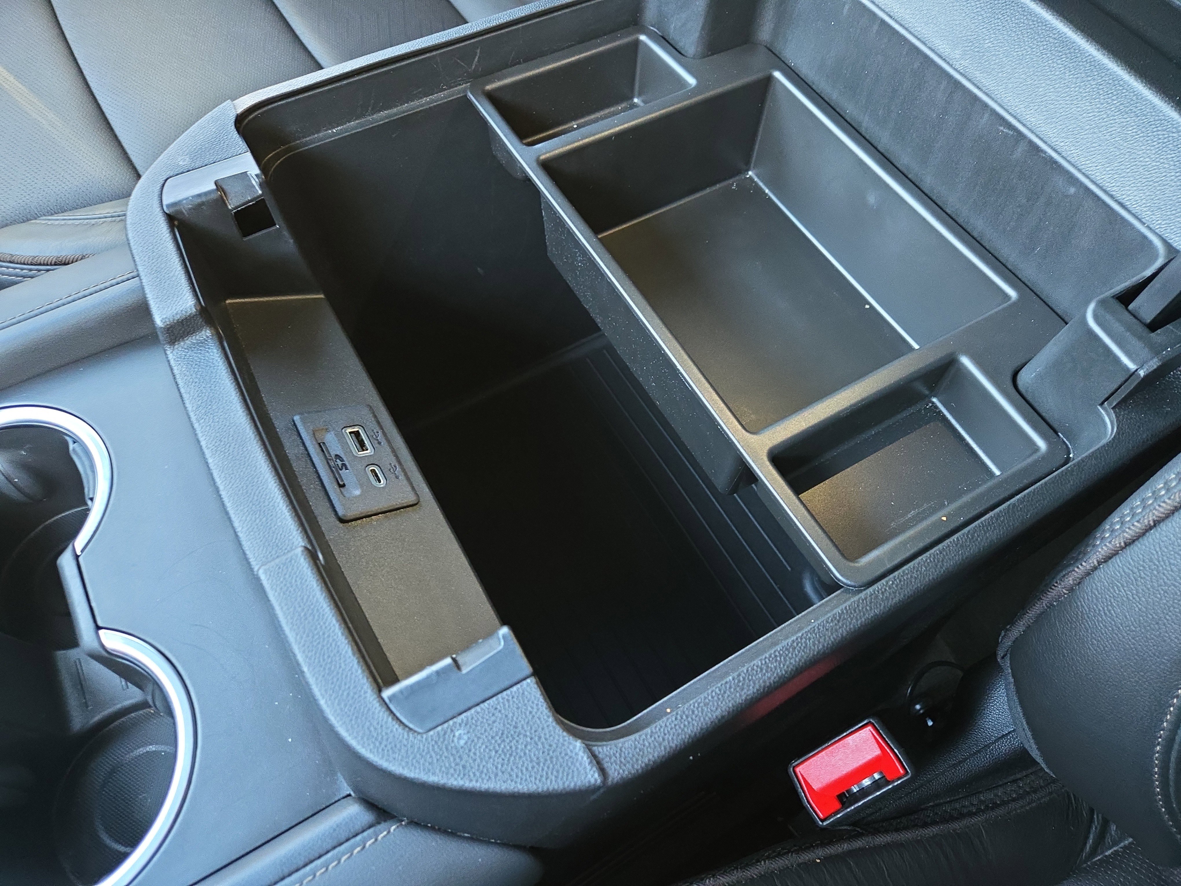 Used 2021 Chevrolet Tahoe High Country w/ Premium Package image 23