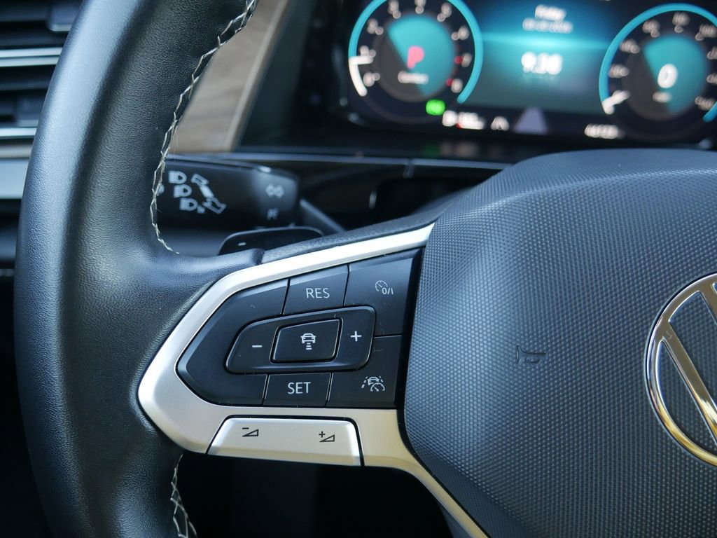 Used 2025 Volkswagen Atlas SE image 35