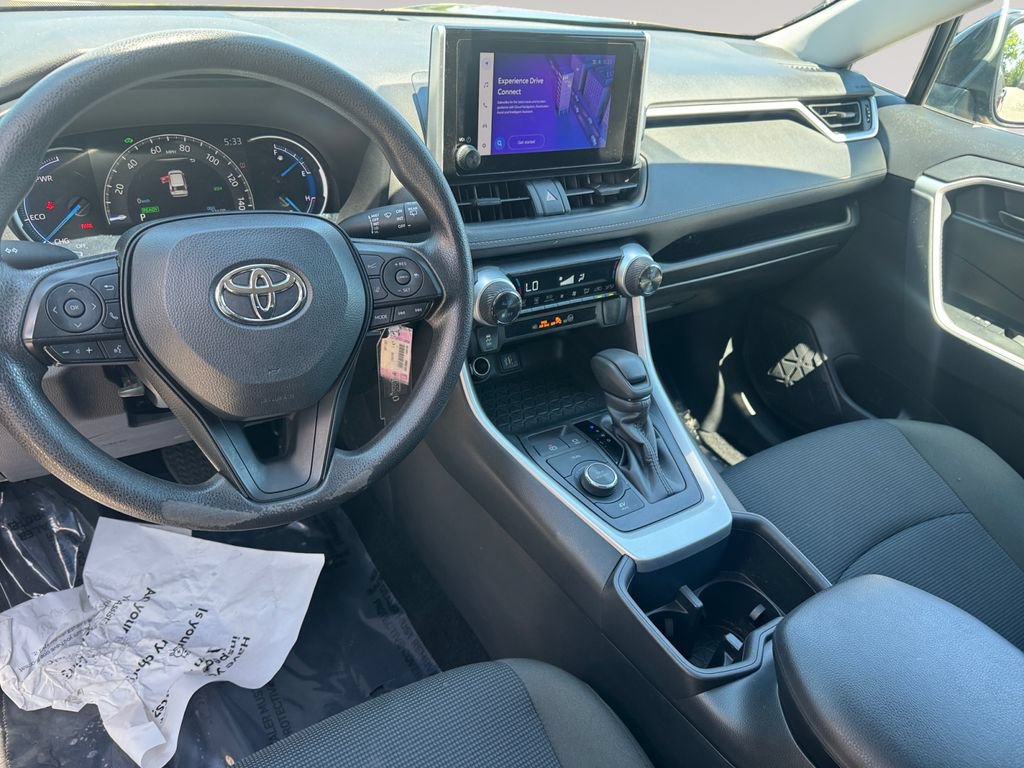 Used 2024 Toyota RAV4 LE AWD/4WD image 10