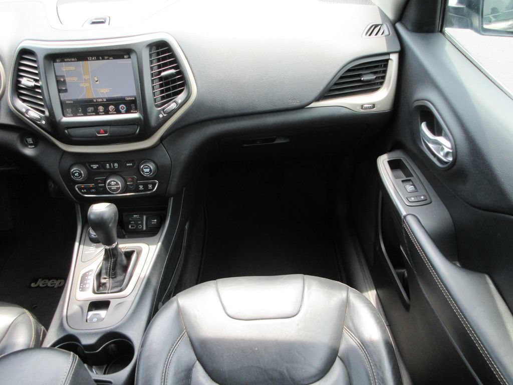 Used 2016 Jeep Cherokee Limited AWD/4WD image 17