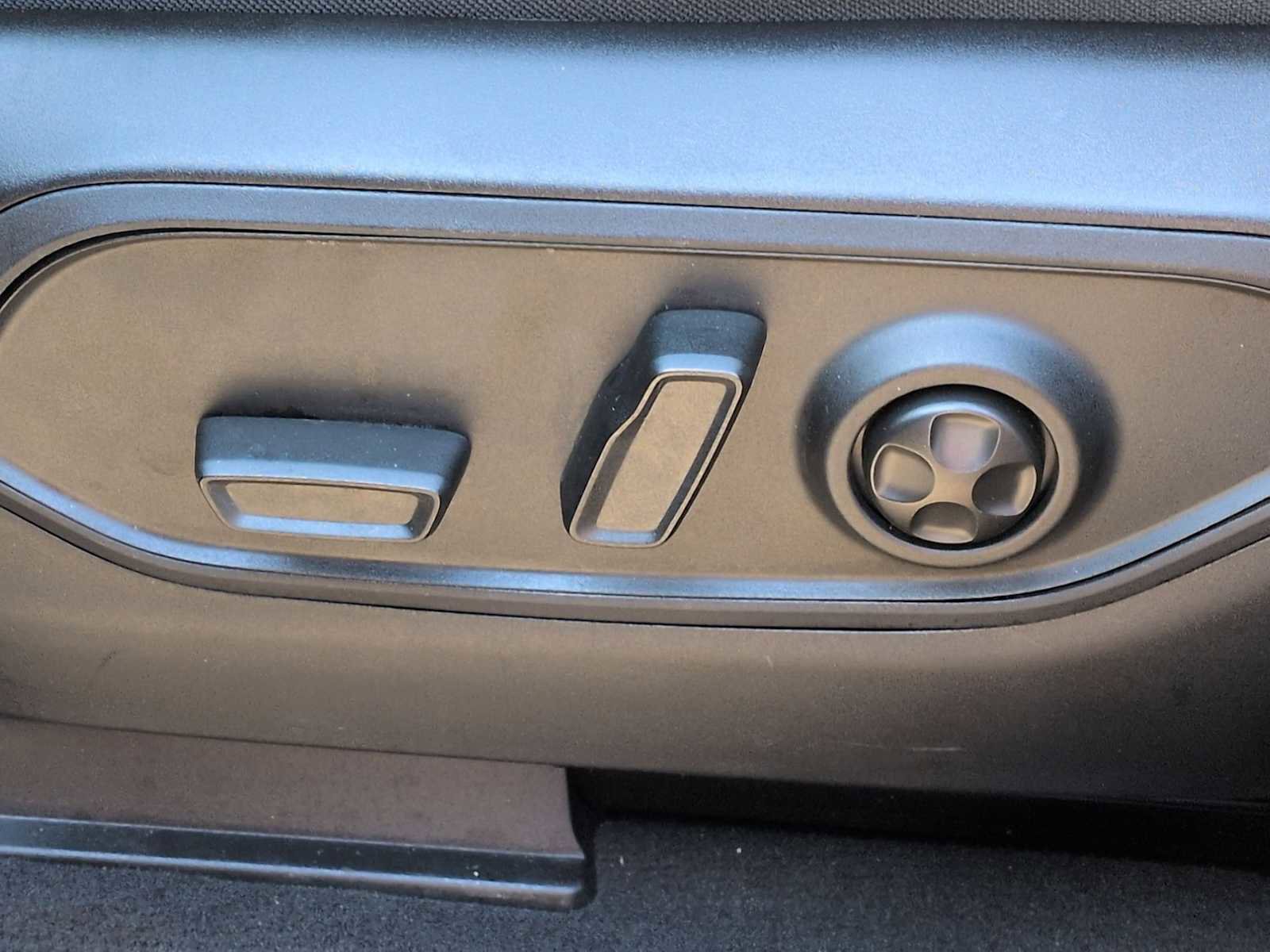 Used 2024 Jeep Grand Cherokee Altitude image 17