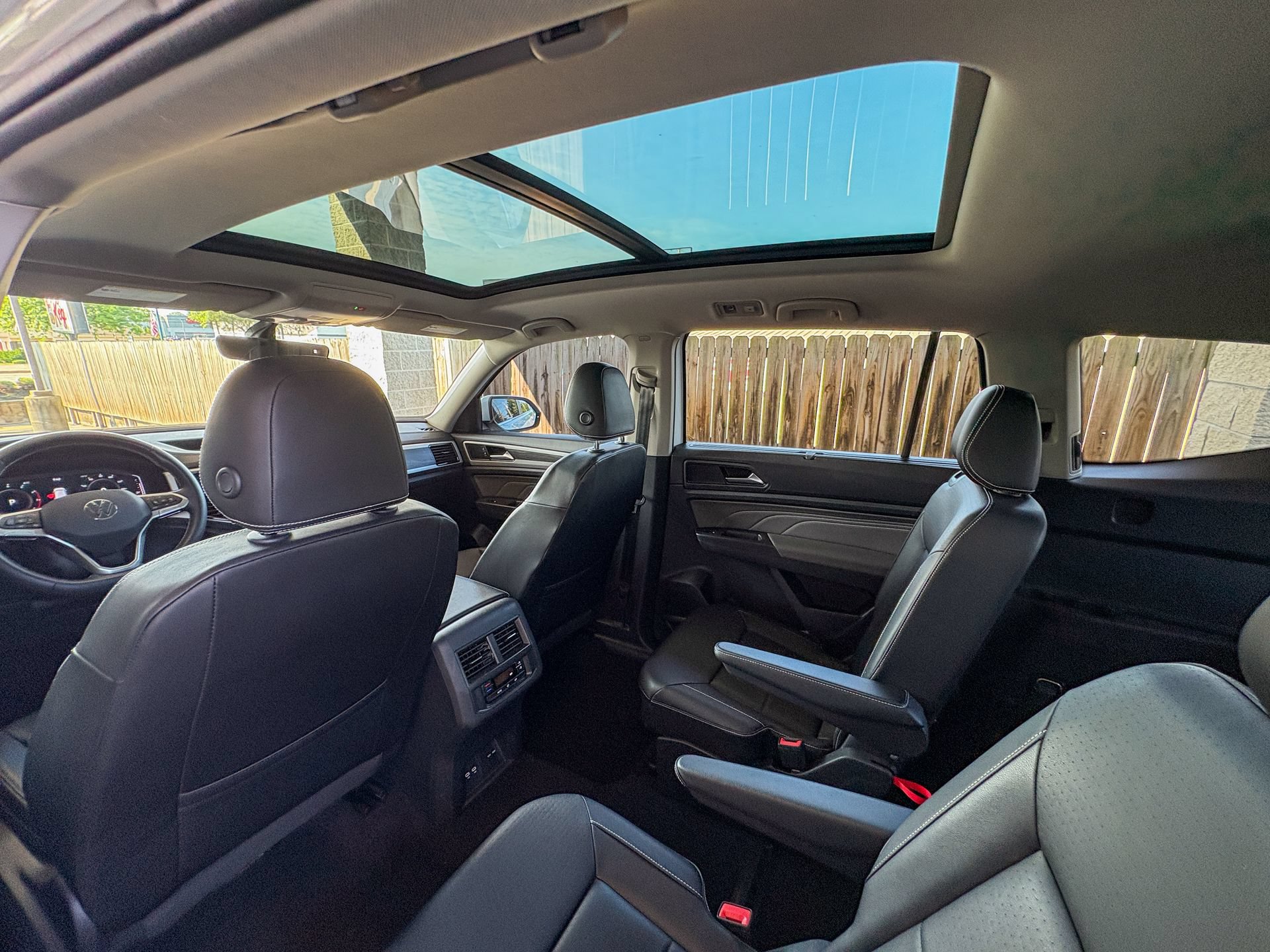 Used 2023 Volkswagen Atlas SE w/ Panoramic Sunroof Package FWD image 28