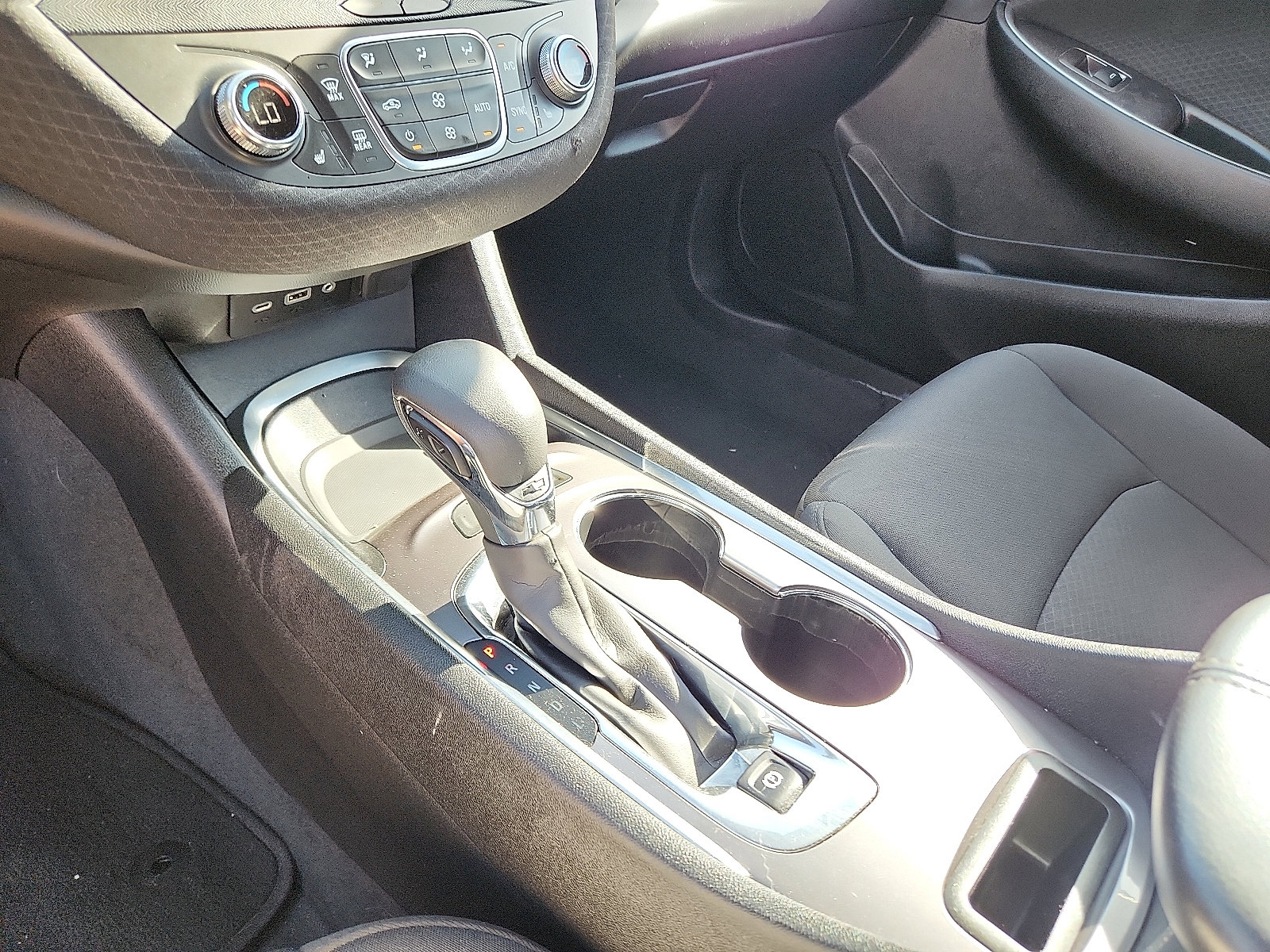 Used 2022 Chevrolet Malibu LT image 18