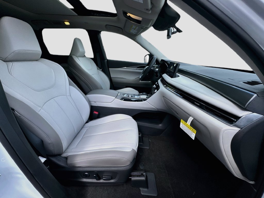 New 2027 INFINITI QX60 Luxe w/ Cargo Package FWD image 31