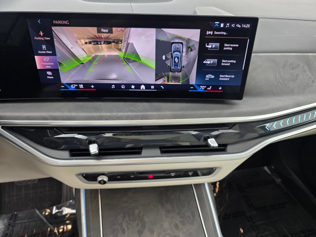 Certified 2024 BMW X7 xDrive40i w/ Premium Package AWD/4WD image 24