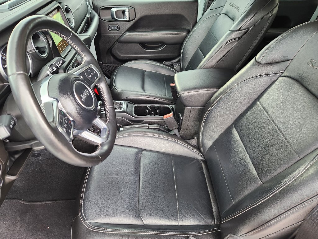Used 2023 Jeep Wrangler Unlimited Sahara w/ Cold Weather Group AWD/4WD image 12