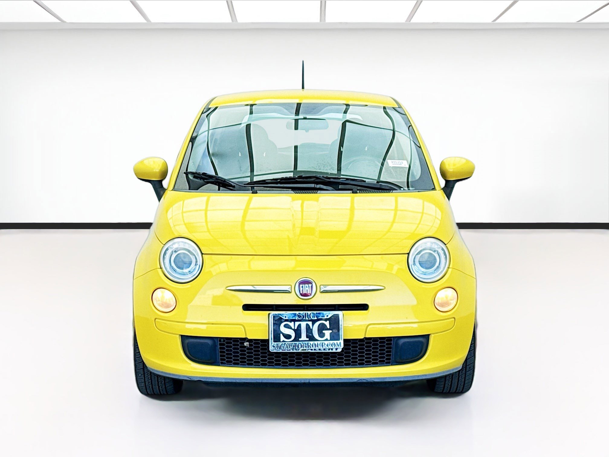 Used 2015 FIAT 500 Pop image 2