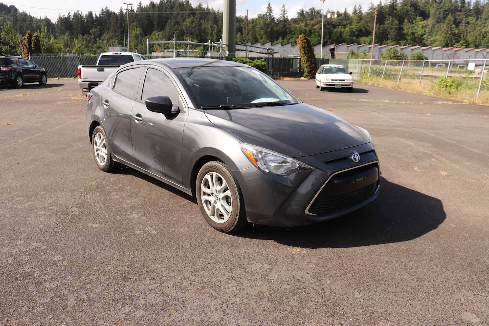 Used 2018 Toyota Yaris iA FWD image 3