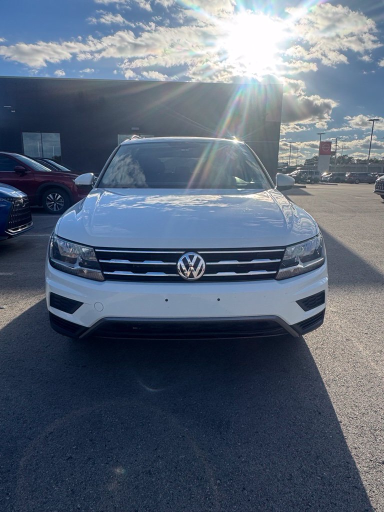 Used 2021 Volkswagen Tiguan SE w/ Panoramic Sunroof Package FWD image 7