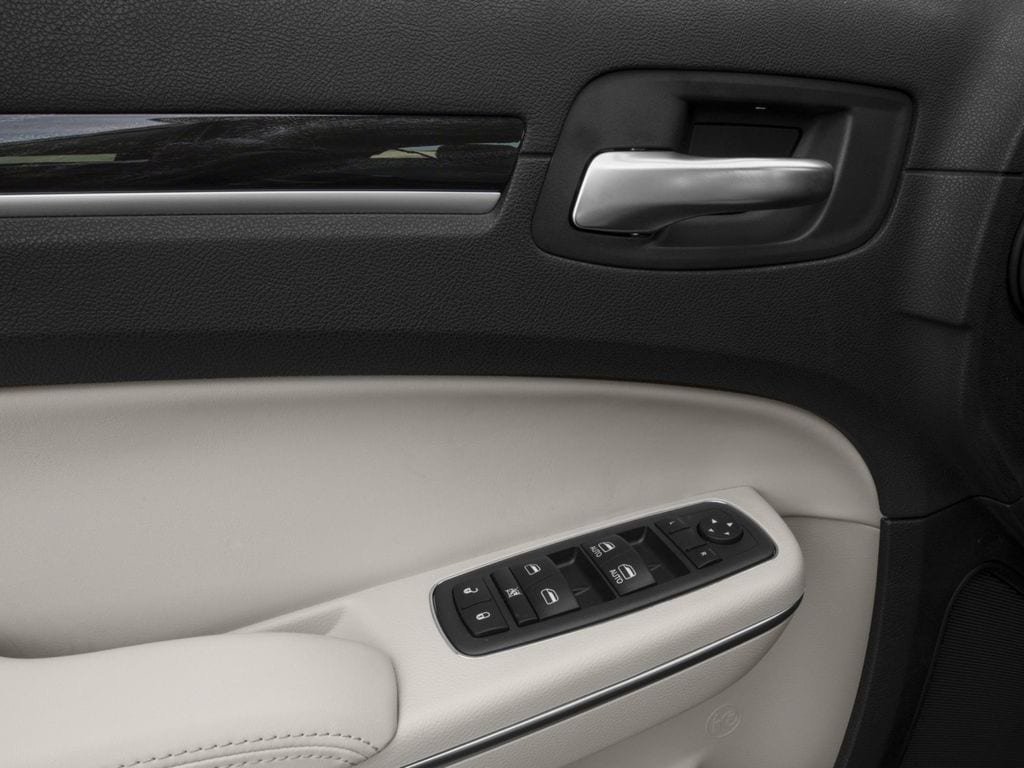 Used 2016 Chrysler 300 Limited RWD image 14