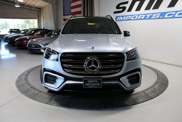 Used 2024 Mercedes-Benz GLS 450 4MATIC w/ AMG Line Exterior image 3